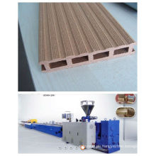 Kunststoff-Holz-Extruder